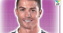 Cristiano Ronaldo sonriente en uniforme del Real Madrid, destacando su carrera futbolística y logros deportivos.