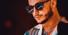 Djsnake The unmistakable of "Takitaki" echoes through the speakers, immediately getting everyone's attention on the