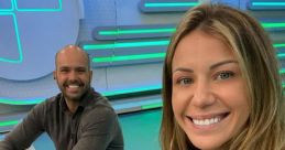 Hosts smiling together on the set of Esporte Espetacular, showcasing vibrant studio colors and a lively atmosphere.