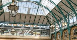 Covent-Garden Opera Street Performer London #covent garden #street performer #show #opera #singer S As you wander through