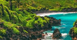 Maui The island of Maui is the second-largest of the islands of the state of Hawaii at 727.2uare miles (1,883 km2) Kahului