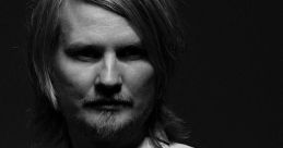 Röyksopp 2 Röyksopp is an electronic duo originating from Tromsø, Norway. Consisting of Svein Berge and Torbjørn