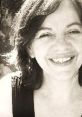 Florence Houri (French Voiceover - Radiovoice - Warm - Sensual - Authentic) Type your text to hear it in the voice of