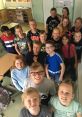 Groep 7b is de beste The first that fills the air is a chorus of voices chanting, "Groep 7b is de beste." There is a