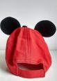 ► Mickey: é 400 reais? The familiar of a cartoon character echoing through the room catches your attention. "► Mickey: é