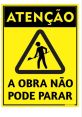 A roleta não pode parar! The phrase "A roleta não pode parar!" echoes through the room, filled with a sense of urgency and