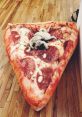 Pizza sabor CALA A BOCA CACHORRO Imagine the of a crisp crust being pulled apart, cheese stretching and bubbling as it